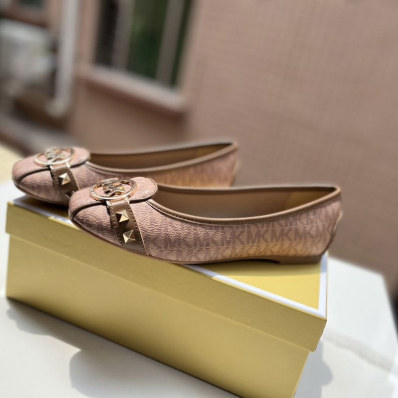 Other flat shoes